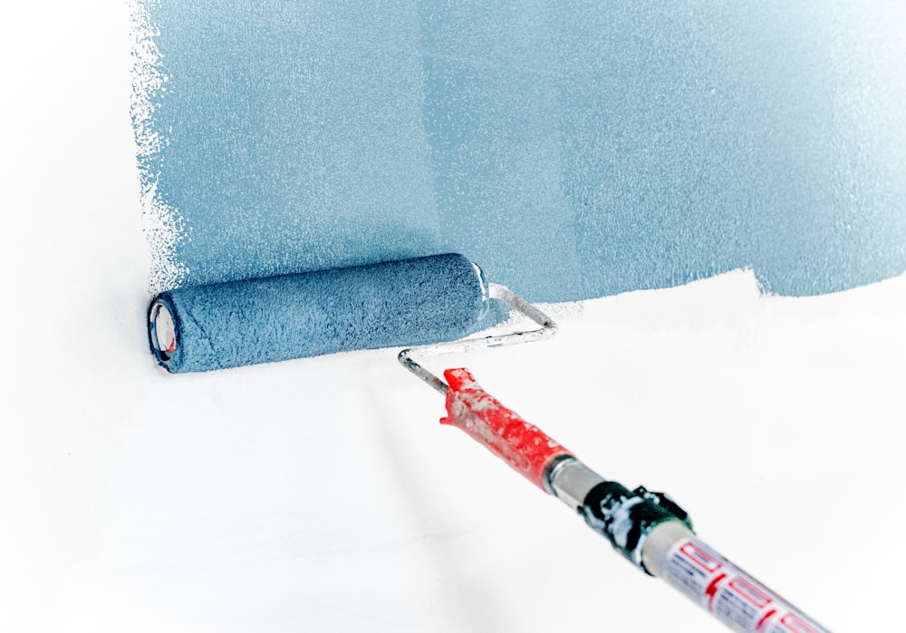 Professionelle Malerarbeiten an Wand und Decke